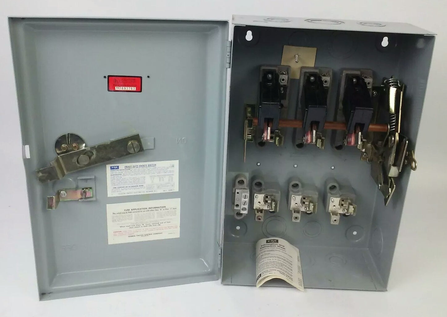 FPE 1132R FUSIBLE HEAVY DUTY SAFETY SWITCH 3P, 100A, 240VAC, 4 WIRE, 30HP