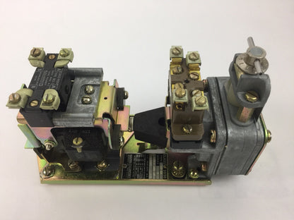 SQUARE D Class 9050 Type BO-5D SERIES D, AC Pneumatic Timing Relay, NEW