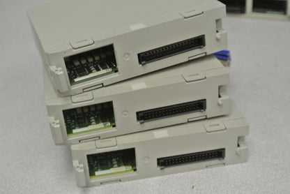 LOT of 3 / OMRON C200H-OD21A OUTPUT UNIT / 24VDC, 1.0A/POINT / FOR PARTS