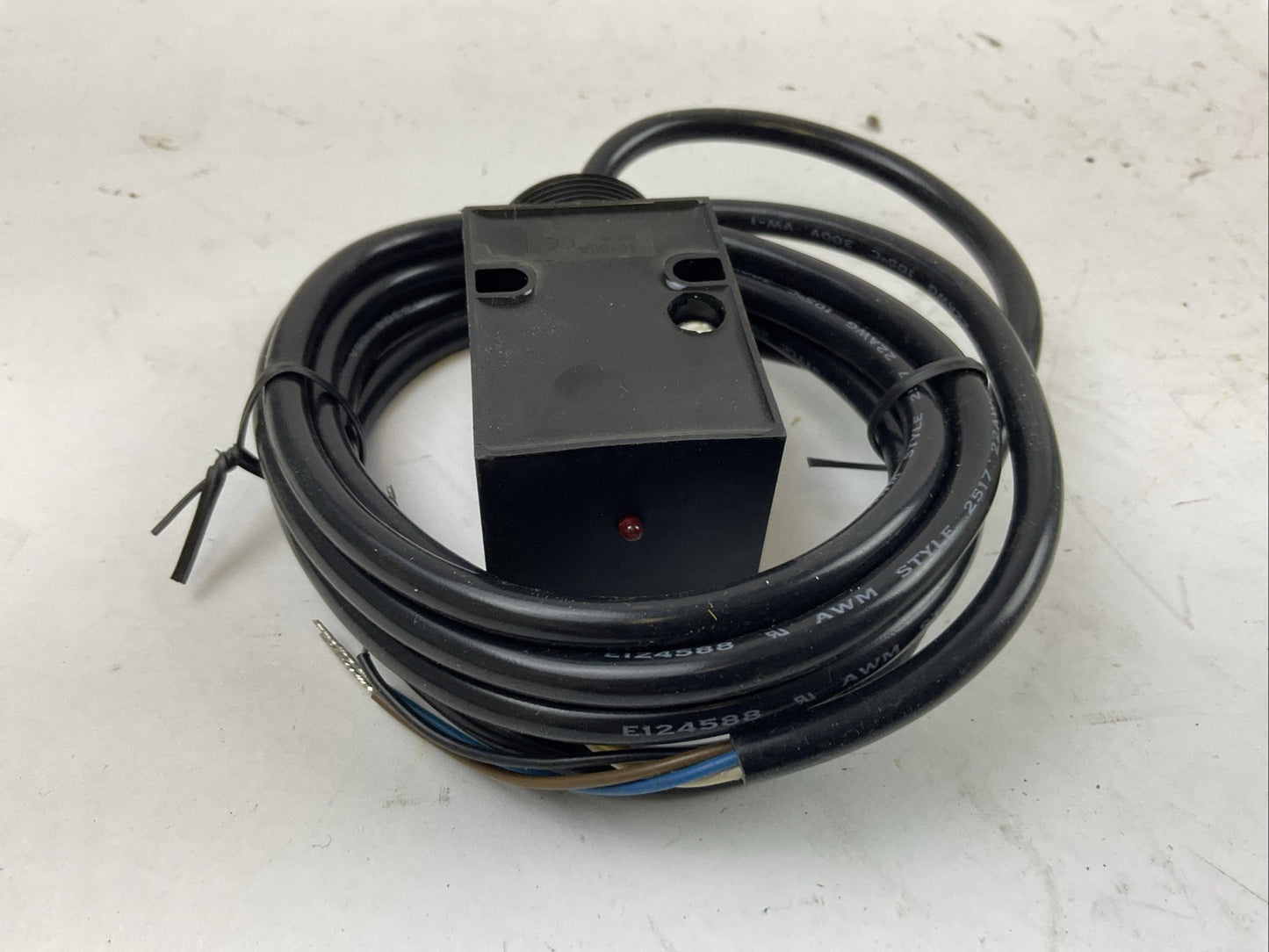 BANNER SMW915LVAG 120VAC 30VDC VALU-BEAM PHOTOELECTRIC SENSOR