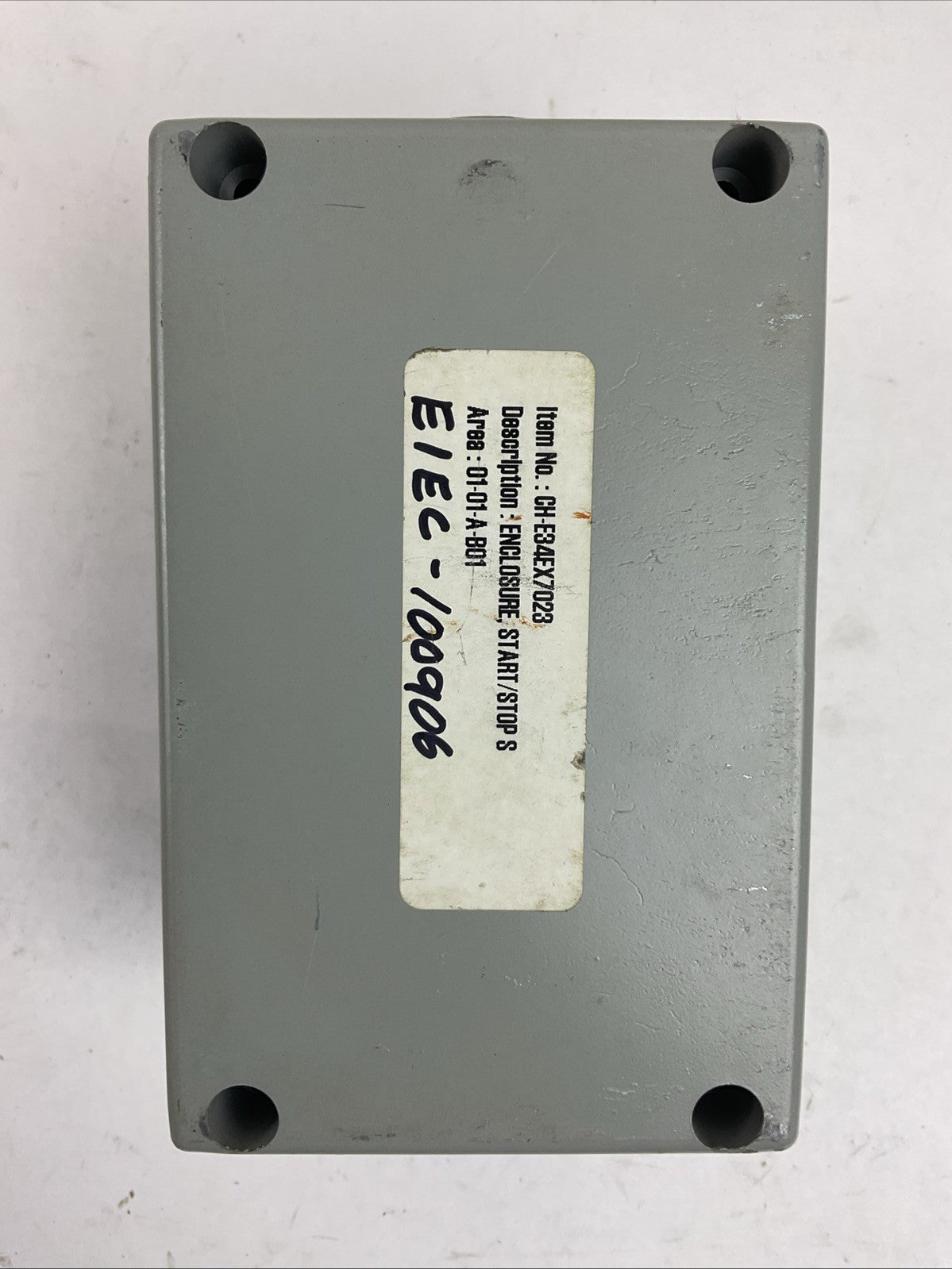 EATON CUTLER HAMMER E34EX7023 DIE CAST ENCLOSURE GREEN START RED STOP BUTTON