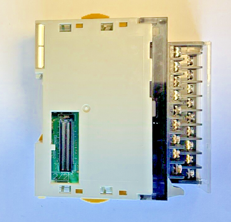 OMRON CJ1W-OC211 OUTPUT UNIT MODULE 250VAC