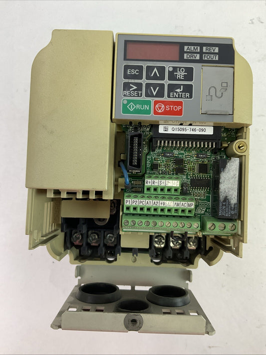 YASKAWA CIMR-VU4A0009FAA AC DRIVE OUTPUT 0-480VAC 3PH 8.8/7.2A INPUT 380-480VAC