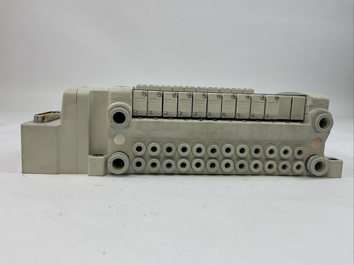 SMC VV5QC11-12C4FD0-N D-SUB CONNECTOR BASE (10)VQC1401N-51 SOLENOID VALVE