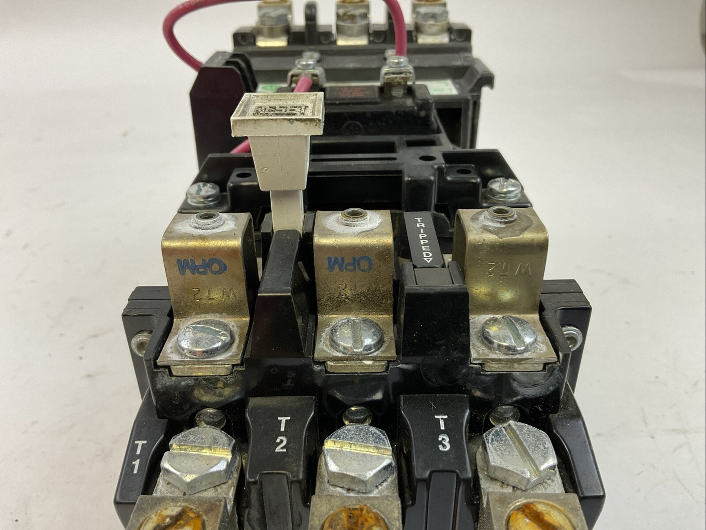 ALLEN BRADLEY 409-C38ND SER B STARTER 68A 600VAC 3PH 60HP COIL 115-120V W72 HEAT
