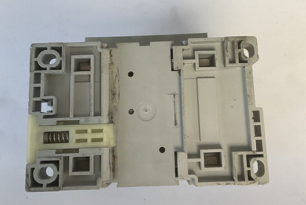 ALLEN BRADLEY 100-C60*00 CONTACTOR SER.B 600VAC 100A 6KV W/100S AUX SER.B