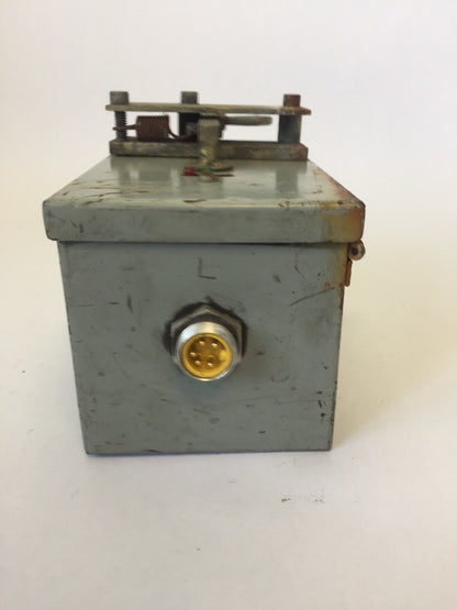 STRATOLITE #105 SAE-R(2)-72 D.O.T. PM-392 ENCLOSURE MISSING/BROKE LED BULB