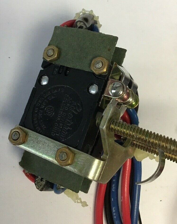 WESTINGHOUSE 2A-2B AUX SWITCH STYLE 4979D06GO8 120VAC 5AMPS 60HZ