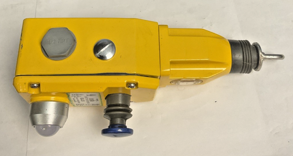 IDEM 142057B FO2207 SAFETY ROPE SWITCH 240V 3A