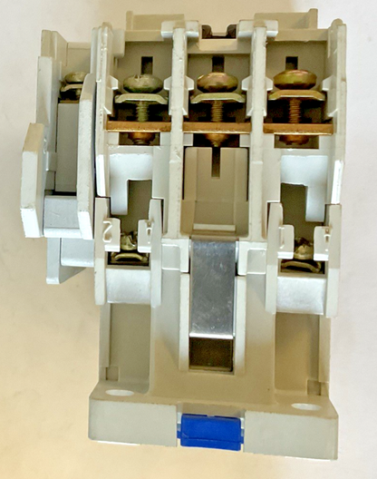 CUTLER HAMMER CE15DNS3AB CONTACTOR SIZE D 110/120V 50/60HZ 18AMP SER.B1
