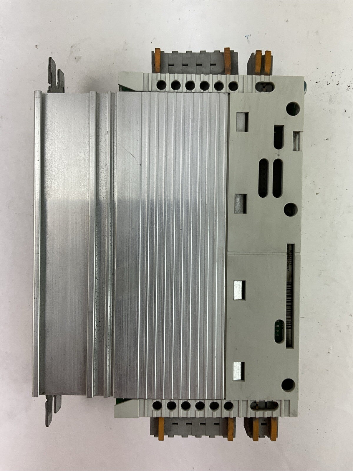LENZE E82EV751-4C INVERTER OUTPUT 0-400/500VAC 2.4/1.9A 0.75kW/1HP D-31855