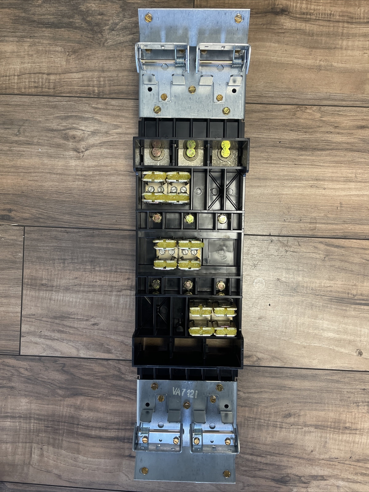 GE AMC3GM SPECTRA SERIES CIRCUIT BREAKER MODULE MODEL 1 3POLES 600AMP 600V