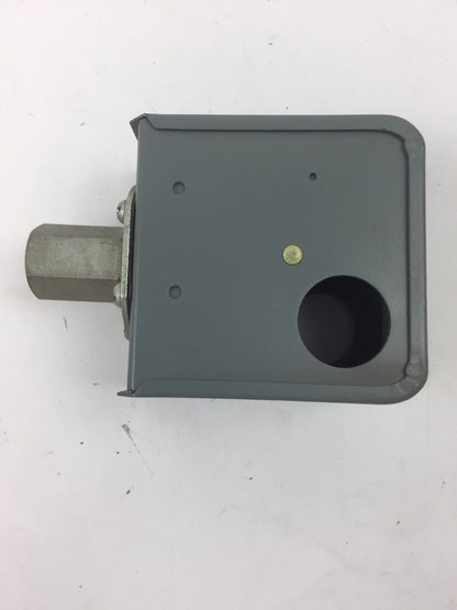 CUTLER HAMMER 10017H4D PRESSURE SWITCH W/O PUL. ORIFICE OPEN 40 LBS CLOSE 20 LBS