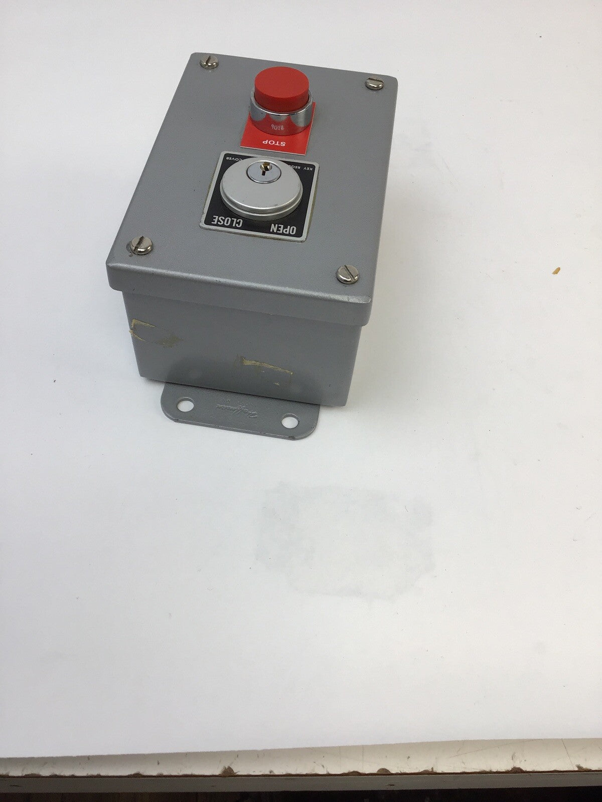 HOFFMAN SKS-2S FLUSH MOUNT SECURITY SWITCH WITH KEYS
