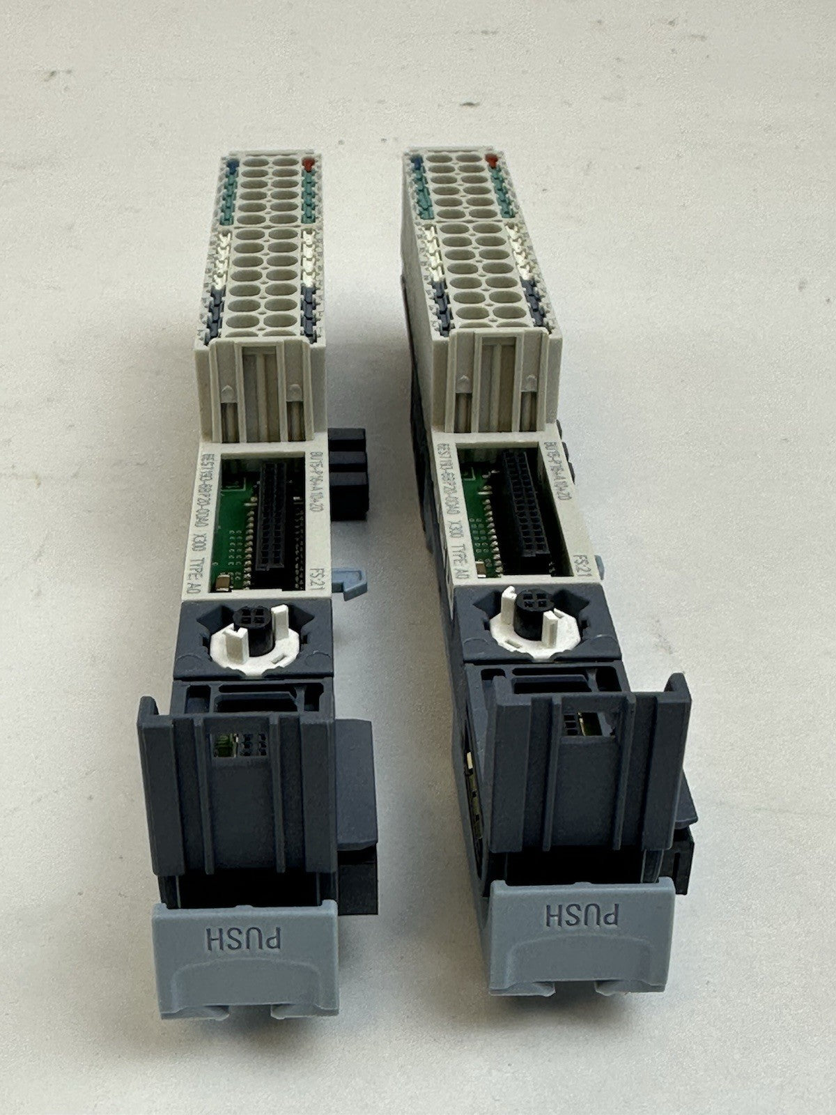 SIEMENS 6ES7193-6BP20-0DA0 SIMATIC ET 200SP BASE UNIT BU15-P16+A10+2D LOT OF 2