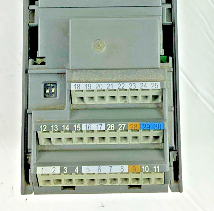SIEMENS 6SE6440-2UD13-7AA1 FREQUENCY INVERTER MICRMASTER VER. G01/2.20