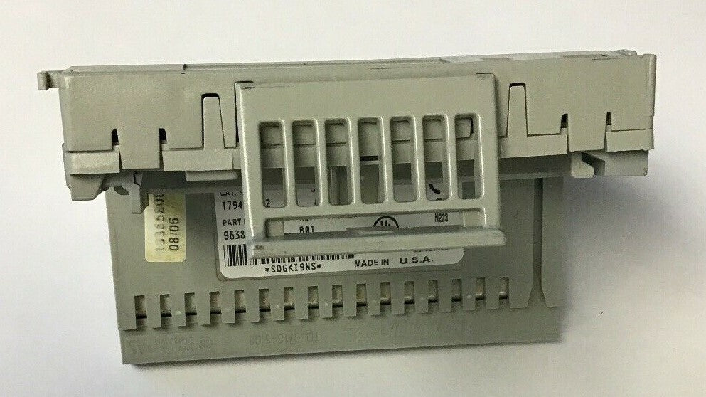 ALLEN-BRADLEY 1794-TB32  SER.A REV.B01 FLEX I/O TERMINAL BASE UNIT / 24VDC, 10A
