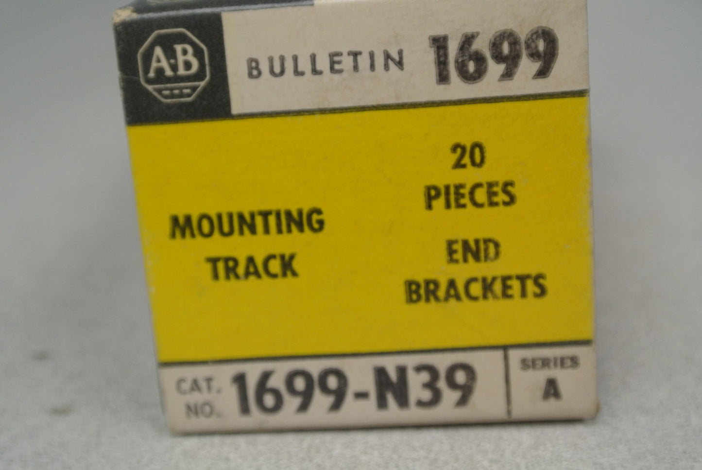LOT of 15 BOXES of 20 / ALLEN-BRADLEY 1699-N39 MOUNTING TRACK / END BRACKETS