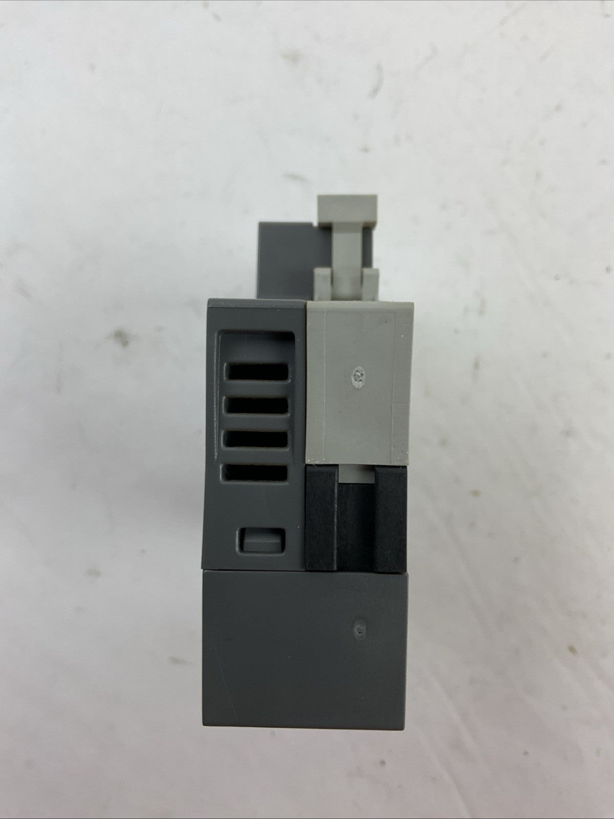 ALLEN BRADLEY 1734-FPD SER B FIELD POWER DISTRIBUTOR 24VDC 120/240VAC 1734-RTB