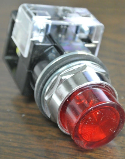 SIEMENS 52PA4G2 - PILOT LIGHT, TRANSFORMER TYPE - 120VAC - RED - NEW SURPLUS