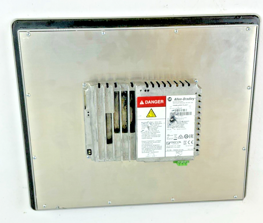 ALLEN BRADLEY 2711P-T15C22A9P SER. A PANELVIEW PLUS 7 COLOR TOUCH 240VAC 15"