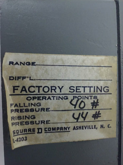 SQUARE D 9012 ACW1S11 SER.B, PRESSURE SWITCH, SET 40-44 PSI, FORM V, 9012 ACW1