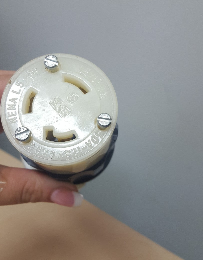 Leviton 2613 30 Amp, 125 Volt, NEMA L5-30R, 2P, 3W, Locking Connector,