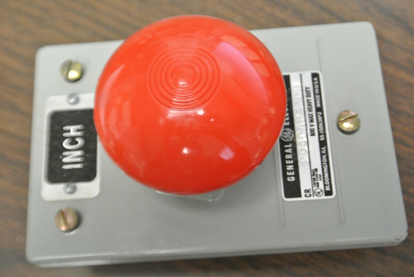 GENERAL ELECTRIC CR2940AP320D OILTIGHT PUNCH PRESS PUSHBUTTON / NEW SURPLUS