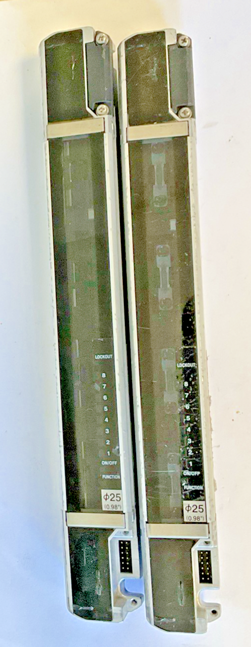 KEYENCE SL-C12H-T / SL-C12H-R LIGHT CURTAIN TRANSMITTER W/RECIEVER 24VDC 15MS