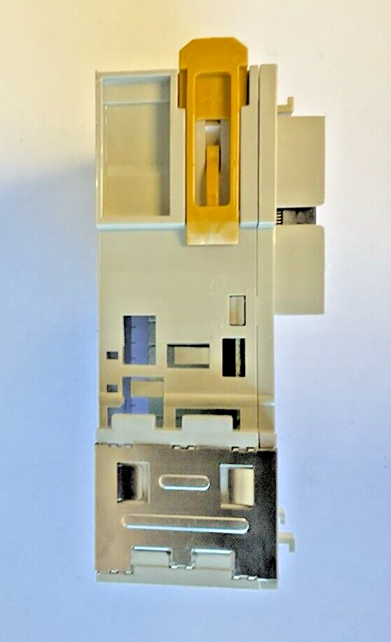OMRON CJ1W-OC211 OUTPUT UNIT MODULE 250VAC