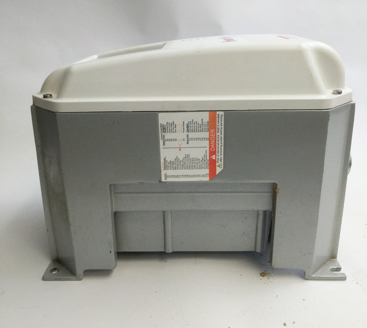 Allen Bradley 22B-B8P0C104 Ser A Powerflex 40 AC Drive 3 phase Type IP65