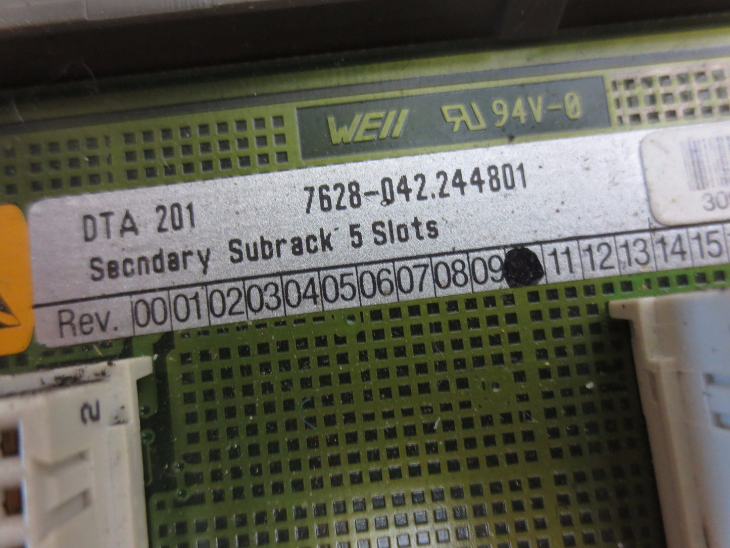 AEG SCHNEIDER MODICON DTA200 PRIMARY RACK & DTA201 SECONDARY SUBRACK