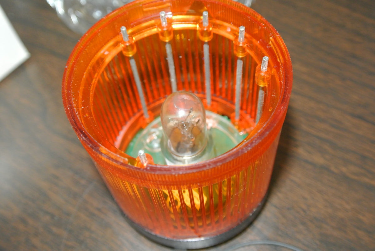 ALLEN-BRADLEY 855T-B10DN5 AMBER STACK LIGHT STEADY 120VAC *NO GASKET/RING*