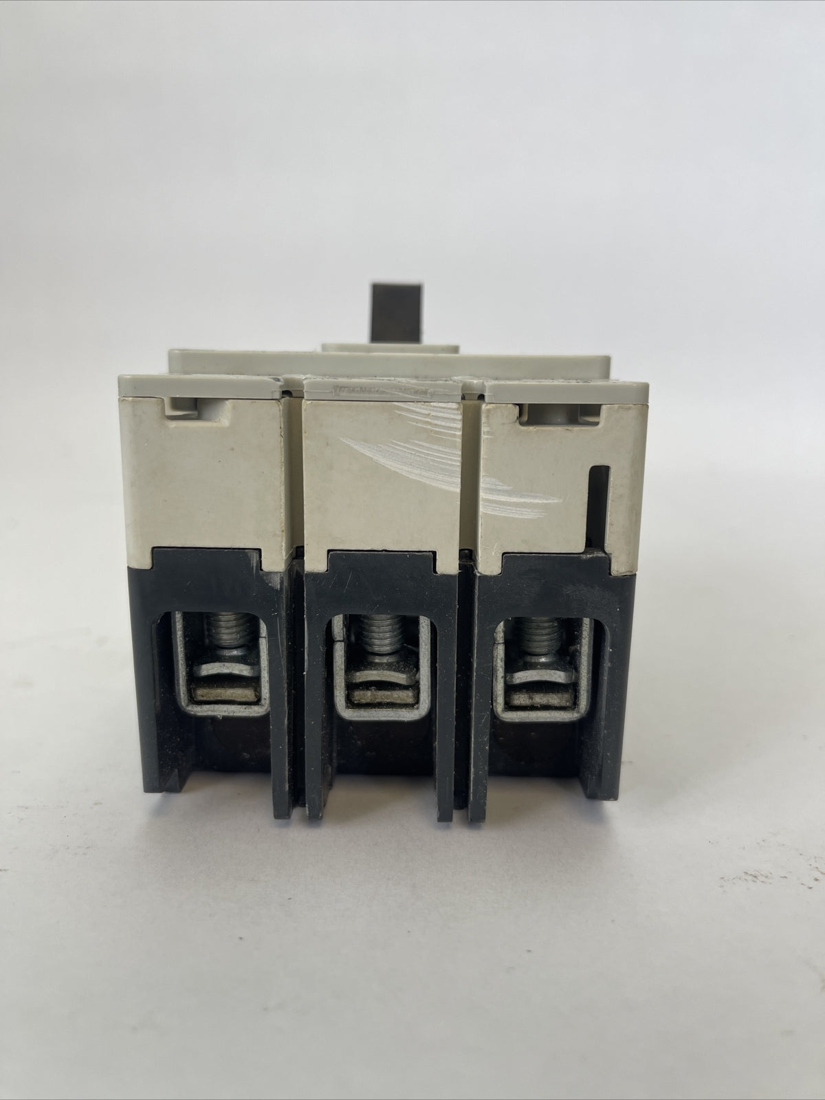 EATON EGB3050FFG INDUSTRIAL CIRCUIT BREAKER 50AMP 3POLE 250VDC 480VAC 67B3600G11