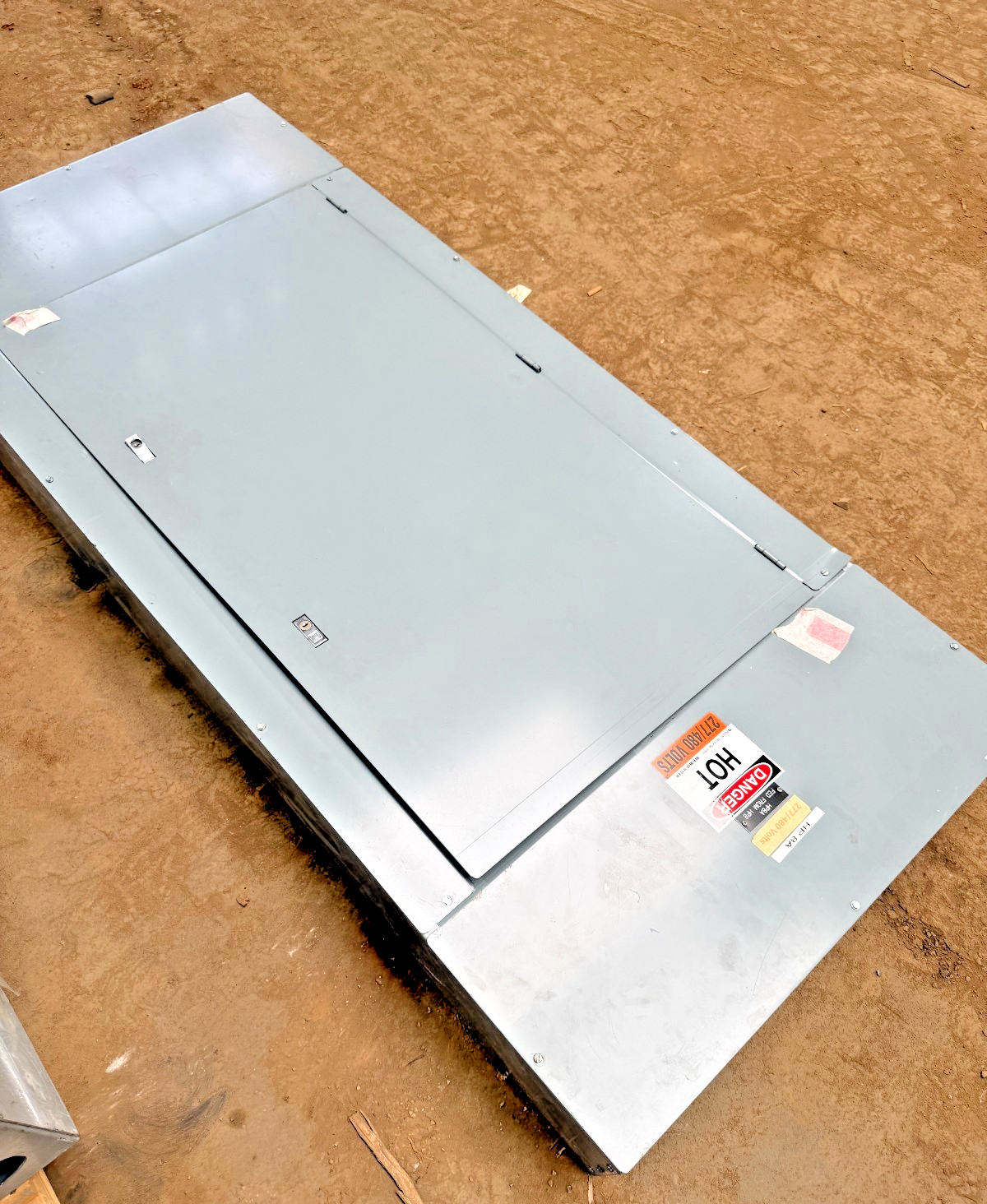 SQUARE D NF442L2C PANELBOARD E1 250A 600Y/347VAC W/ (9)EDB34015 15A CIR. BREAKER