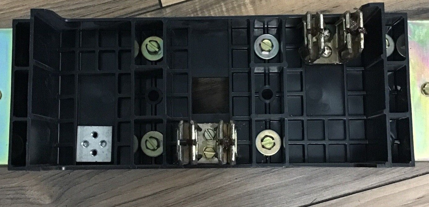GENERAL ELECTRIC CIRCUIT BREAKER MODULE  AMC4SE MODEL 1 4POLE 600V 300AMPS
