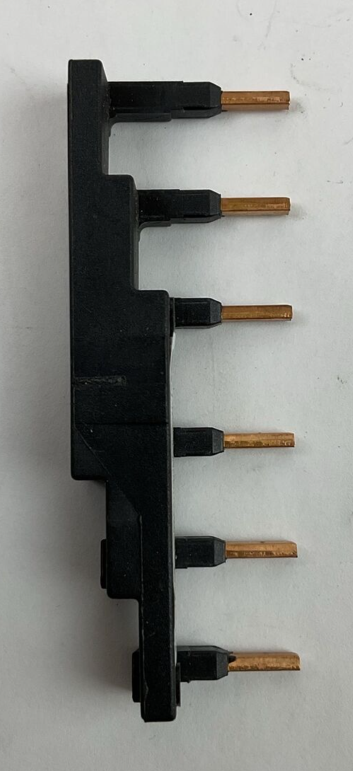 ALLEN BRADLEY 140M-C-W452N SER A COMPACT BUSBAR 600VAC 64A