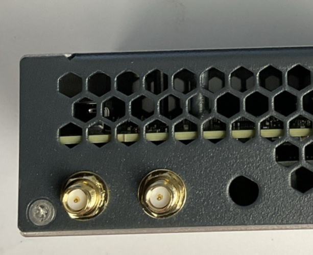 PHOENIX CONTACT WLAN 5100 WIRELESS SWITCH MODULE 32VDC HW:07 W/ 2 CONNECTORS