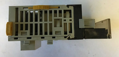 OMRON CJ1W-OC211 OUTPUT UNIT 250VAC 24VDC