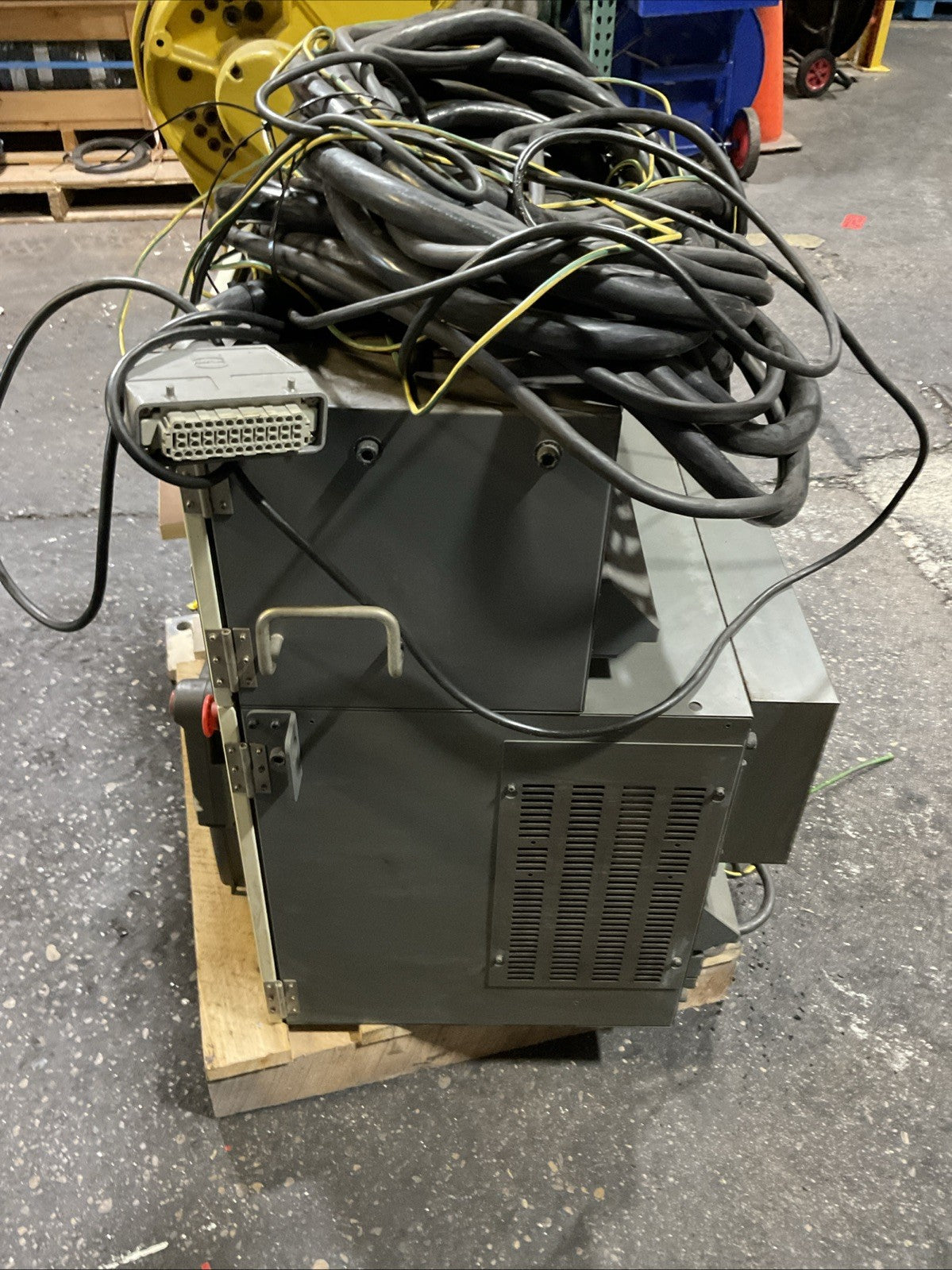 FANUC ROBOT M-710iC 70 R-30iB *28,226.0 HOURS* A05B-2610-B222 A05B-2255-C101#EMH