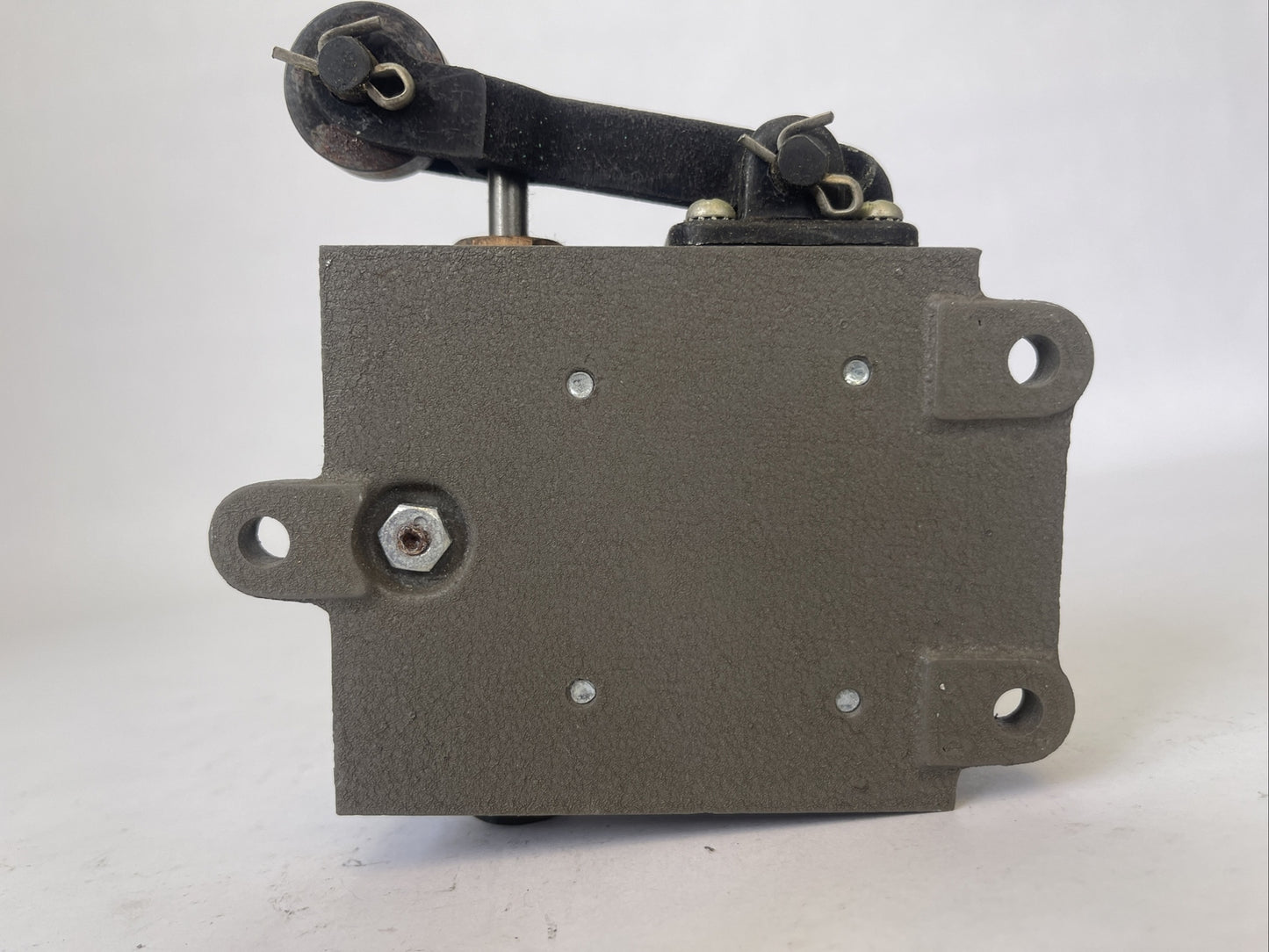 REES 03810-200 LIMIT LH