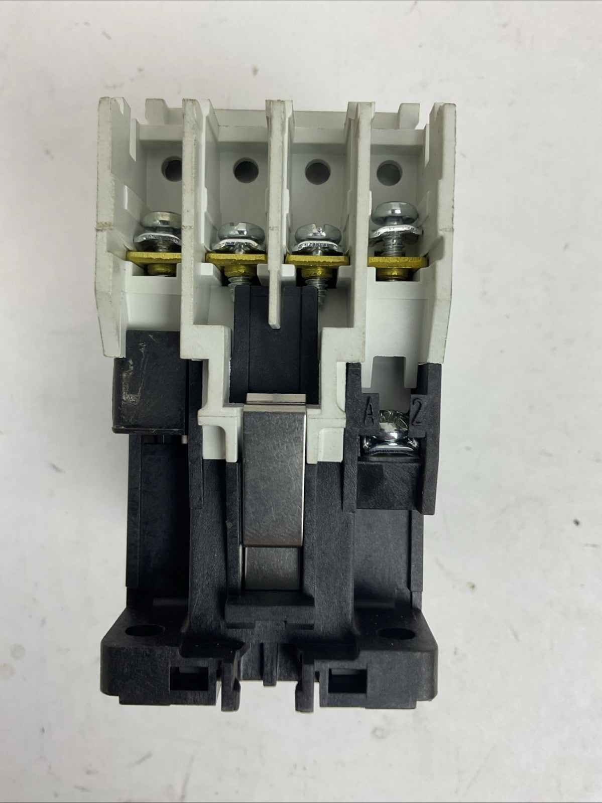 EATON CE15CNS3 SER B1 600VAC 12A 3PH 10HP CONTACTOR 120V 60HZ 110V 50HZ COIL