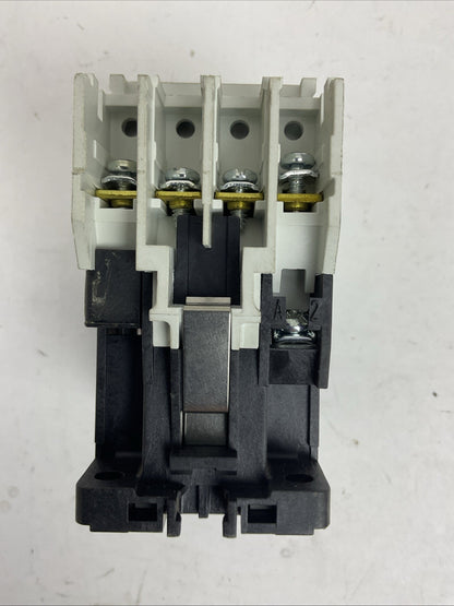 EATON CE15CNS3 SER B1 600VAC 12A 3PH 10HP CONTACTOR 120V 60HZ 110V 50HZ COIL