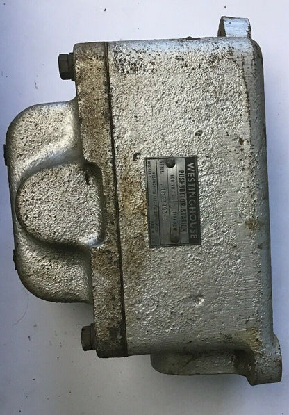 WESTINGHOUSE TYPE HDW PUSHBUTTON STATION 1033993-B 600VOLTS
