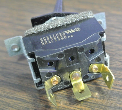 CUTLER-HAMMER 8941K476 - TOGGLE SWITCH, 3-POSITION, CENTER OFF - NEW SURPLUS