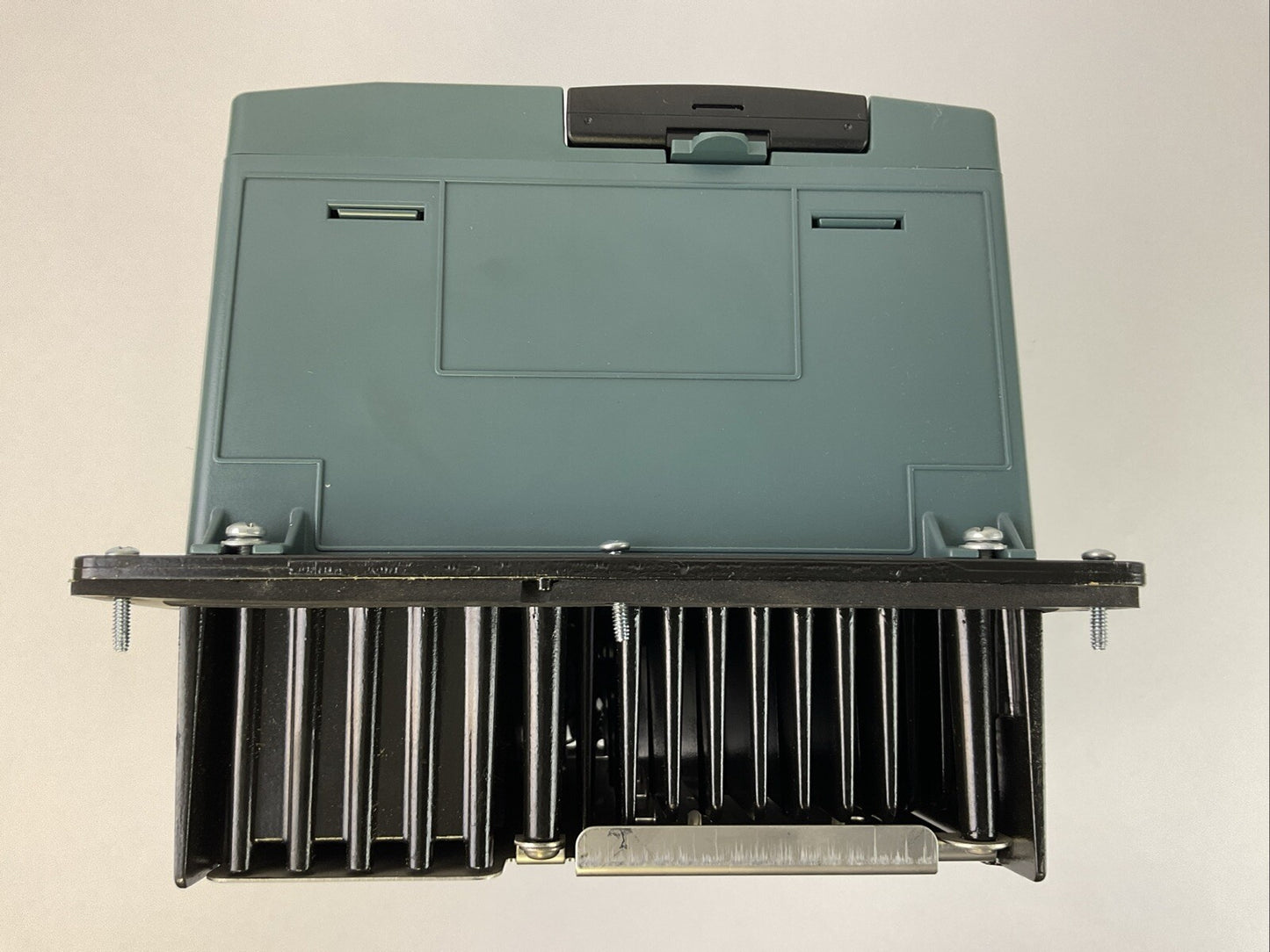 ROCKWELL AUTOMATION 9VT41F-011BTANN AC DRIVE SER A 400V 7.5HP FIRMWARE NO 3.001