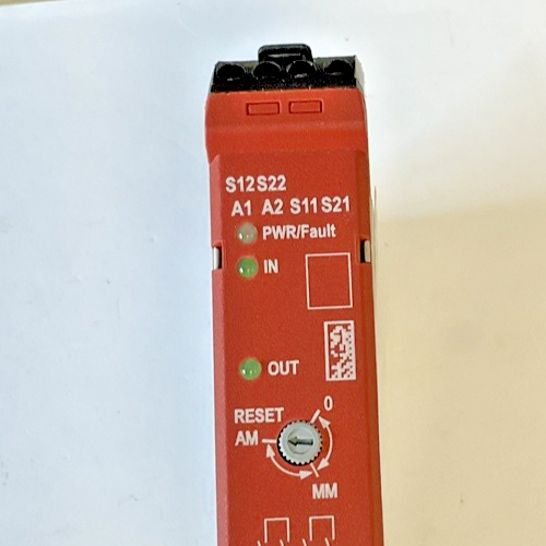 ALLEN BRADLEY 440R-S12R2 SAFETY RELAY SER.A 202 24VDC GSR SI