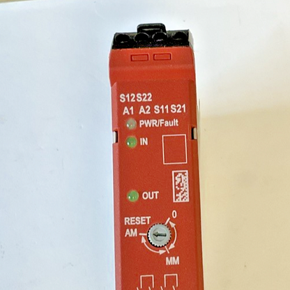 ALLEN BRADLEY 440R-S12R2 SAFETY RELAY SER.A 202 24VDC GSR SI