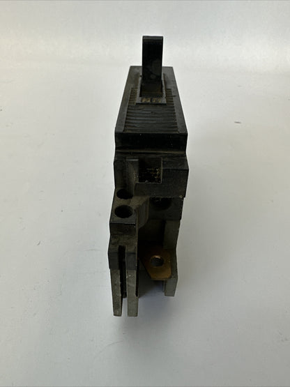 SQUARE D ML120 922920 CIRCUIT BREAKER 20AMP 1POLE 277VAC