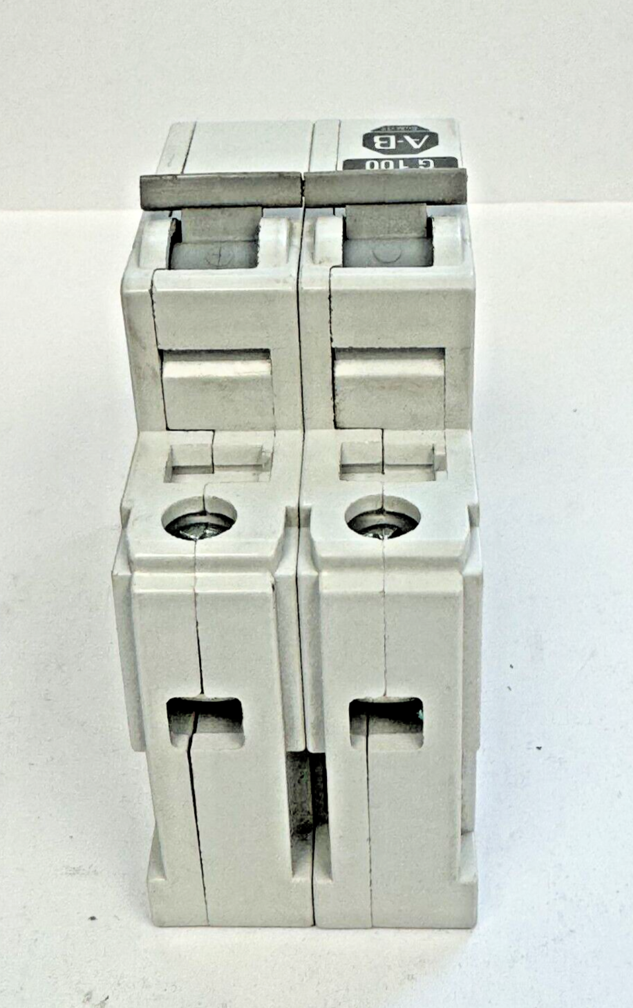 ALLEN-BRADLEY - 1492-CB2-G100 SER. C - MOTOR CONT. - 2P, 10 A, 277 V, 3 HP, 1 PH